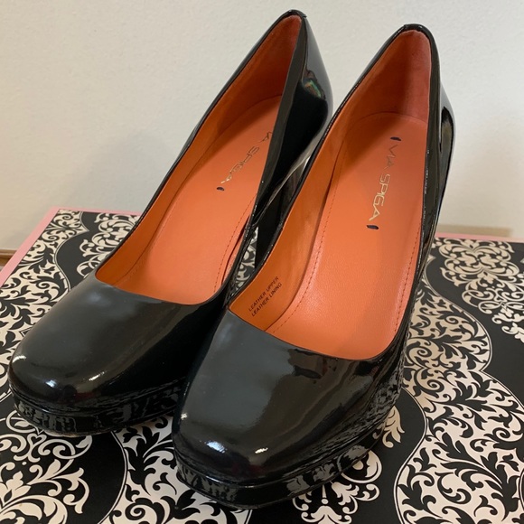 Via Spiga Patent Leather Tasha Platform Pumps - Picture 3 of 10